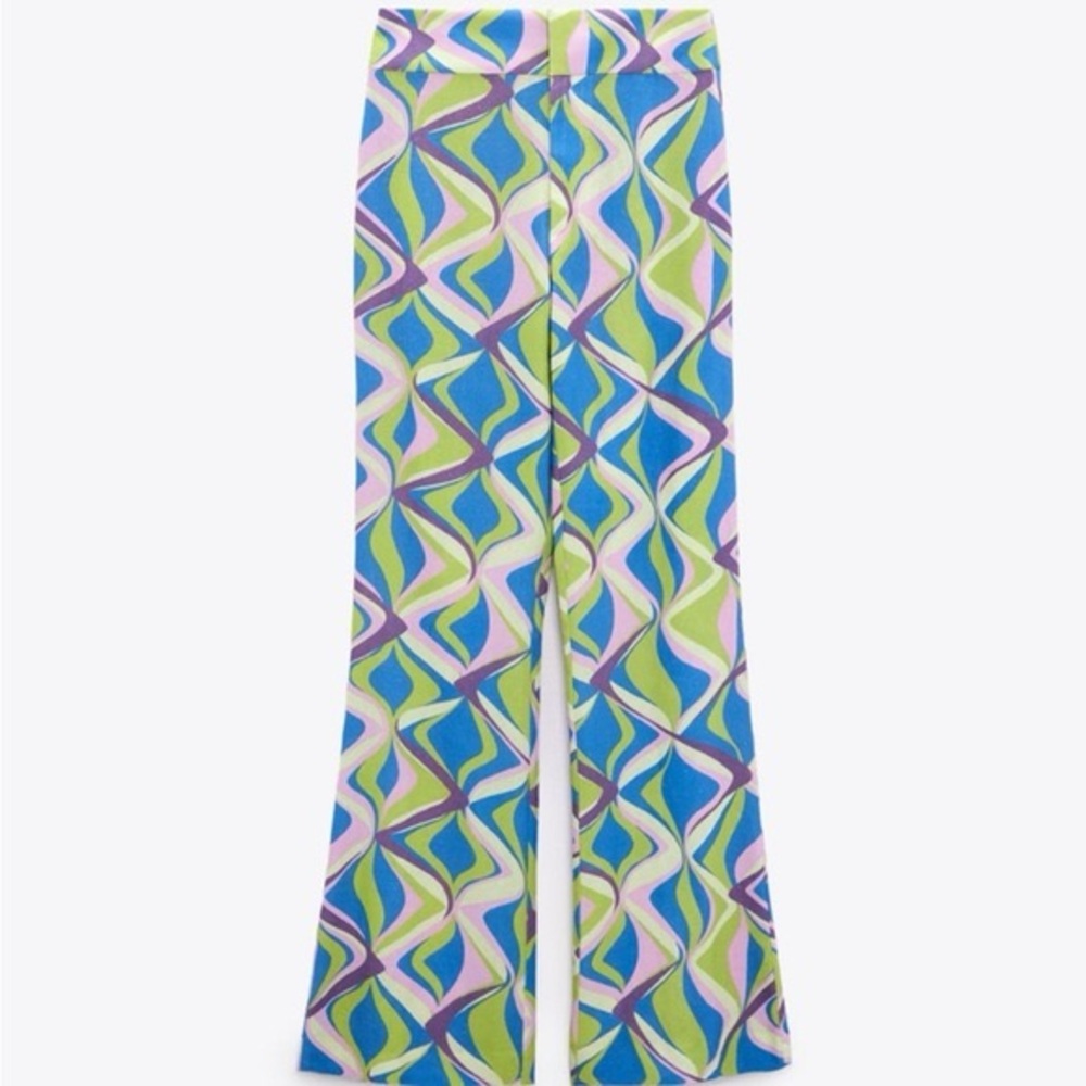 <3 Zara Printed Flare Pants